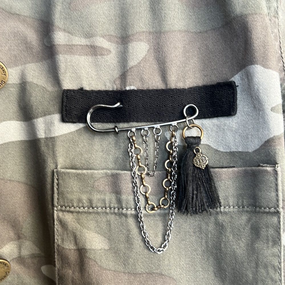 Camo Embellished Utility Jacket - Picture 11 of 15